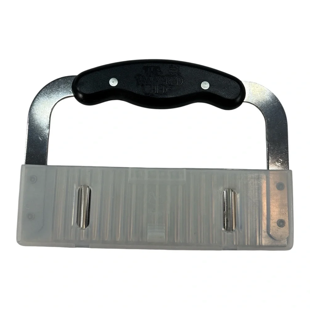 Pampered Chef Large Crinkle Cut Veggie Fruit Chopper Stainless Steel Blk Handle